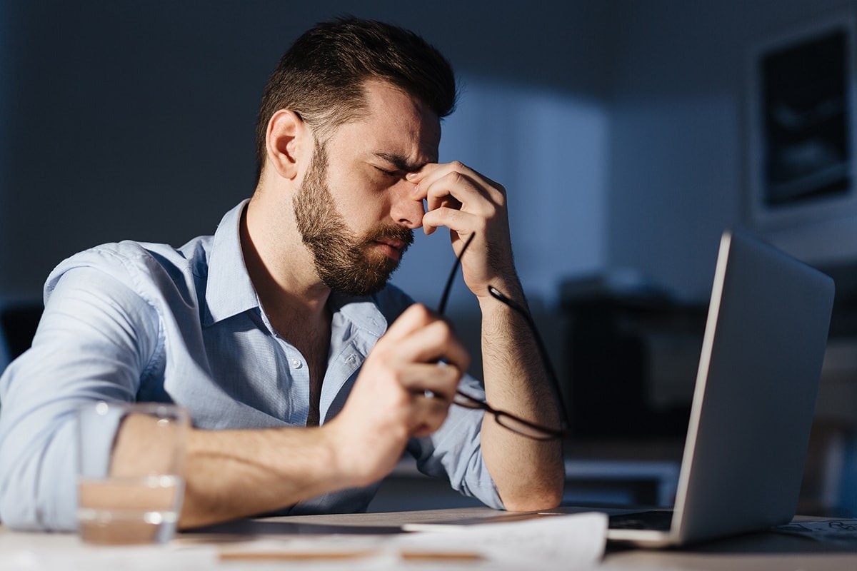 Affaticamento degli occhi al computer e smart phone: come ridurlo in 5 mosse